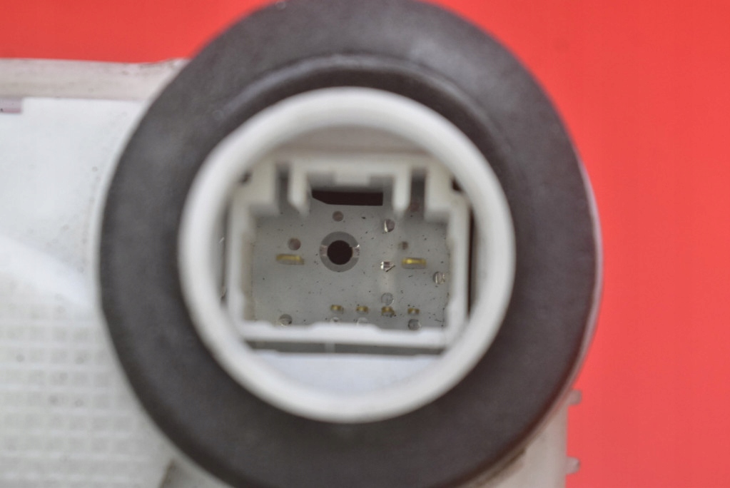 lock door right front front EU TOYOTA YARIS 3 III 5D HB 10-14