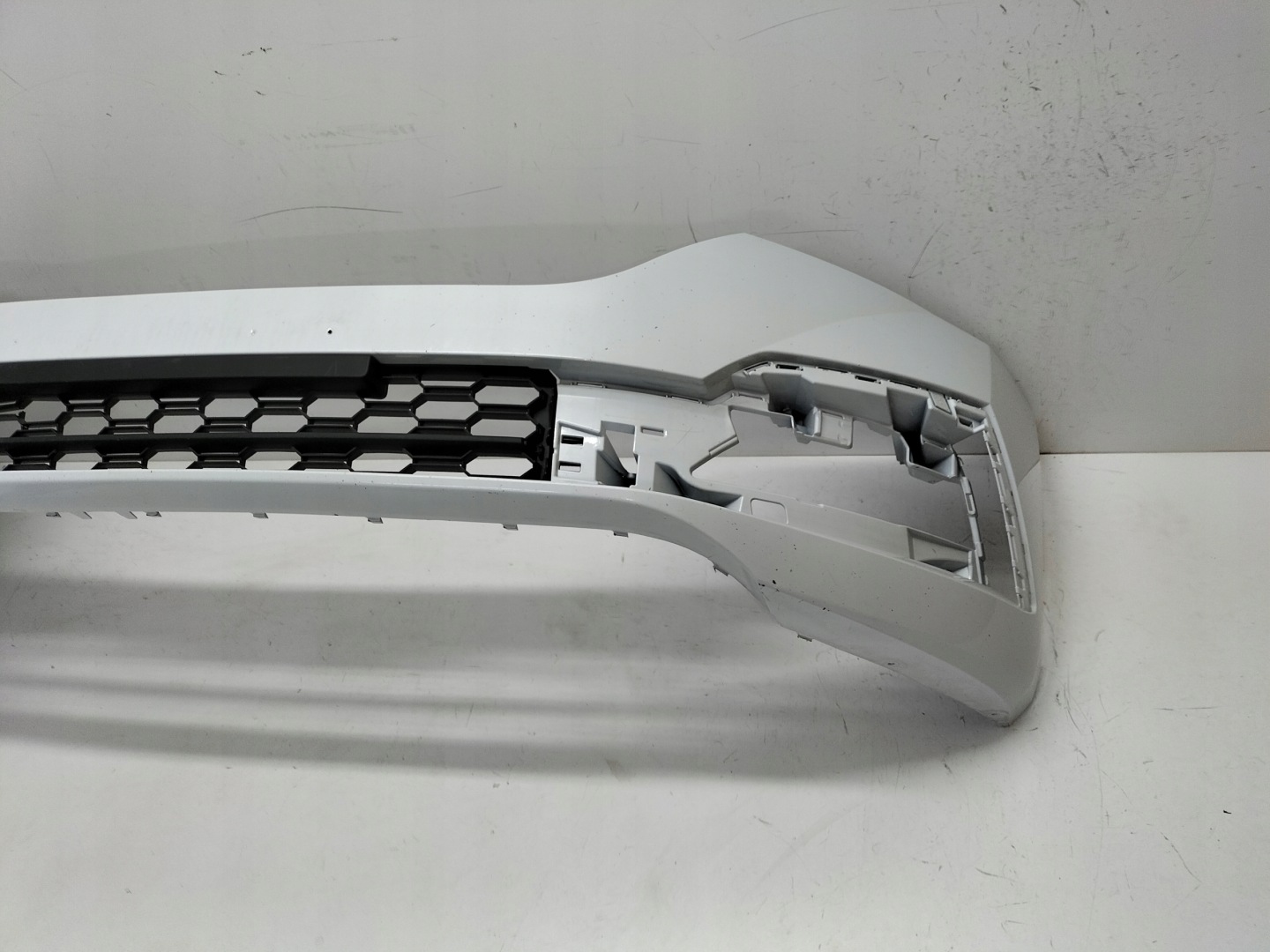 nárazník přední předek SKODA OCTAVIA 4 IV 19