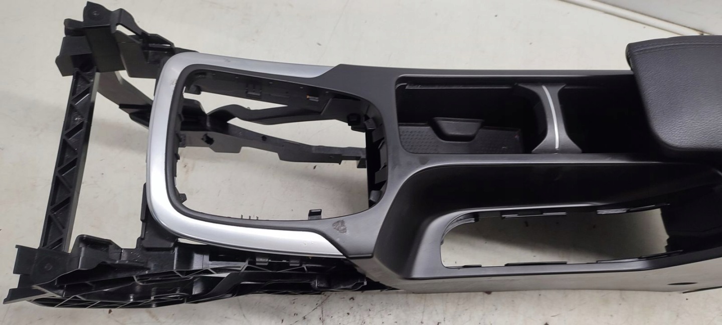 armrest tunnel Opel Insignia A