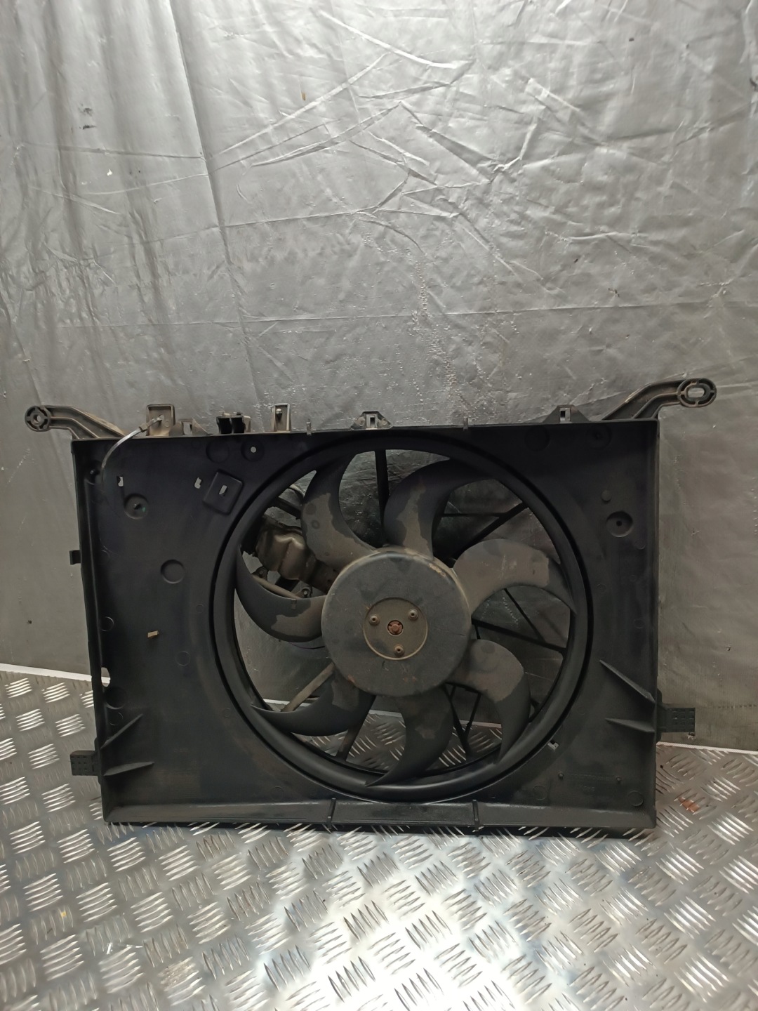 ventilátor chladiče + modul VOLVO S60 2.4B 2000r 1 137 328 081