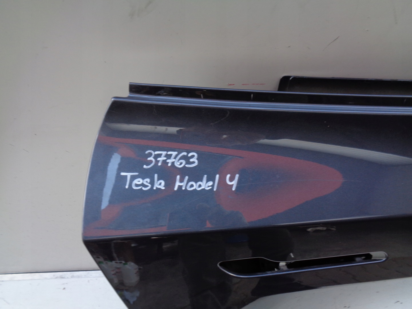 door right rear. TESLA MODEL Y NR 37763