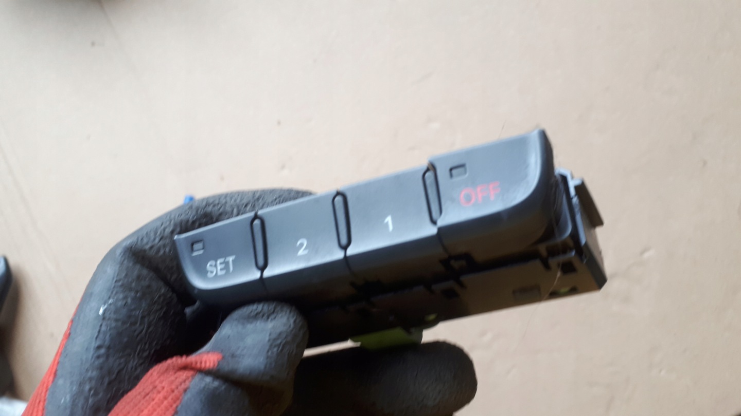 A5 8T switch PAMIECI seat A4 B8 8K0959770