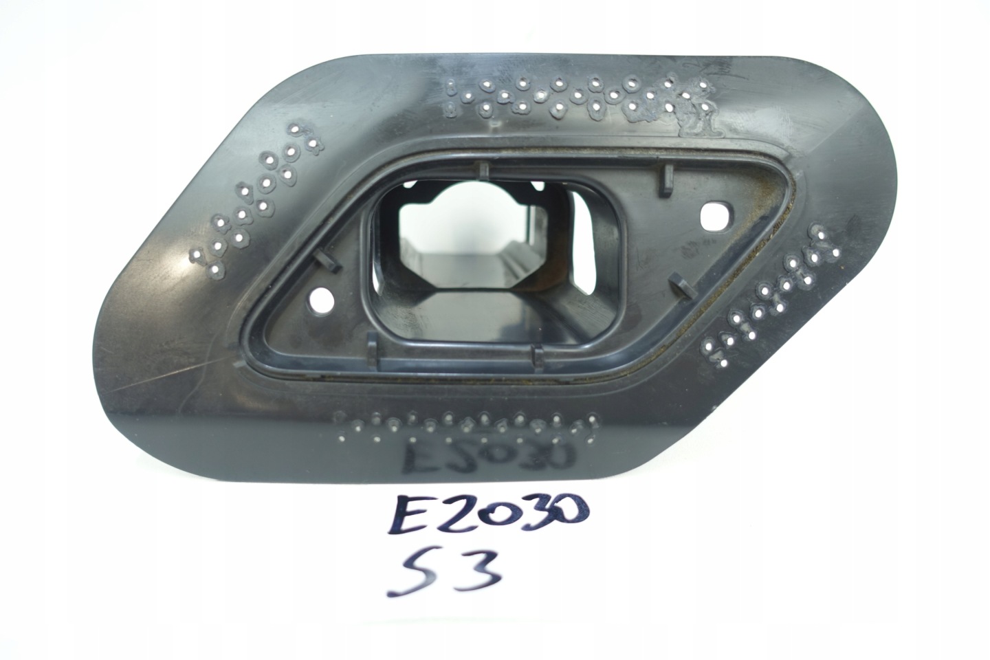 Halter der Spritzdüse rechts SKODA KAROQ 57A807942