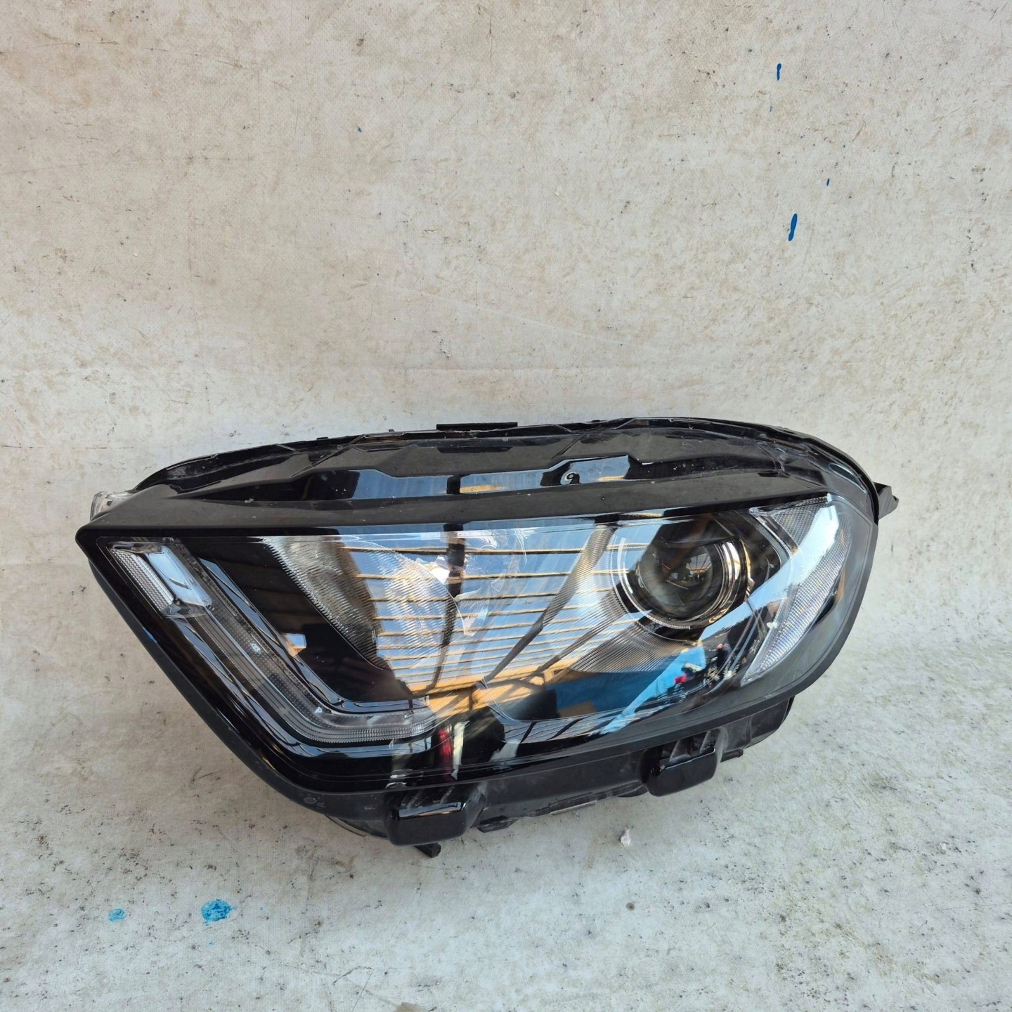 FORD ECOSPORT II 2 LIFT 17- light left front front GN15-13D155-HE CIEMNA