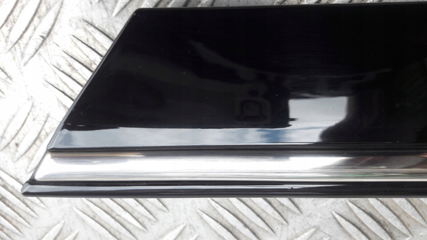 MERCEDES W203 moulding door left rear part 197