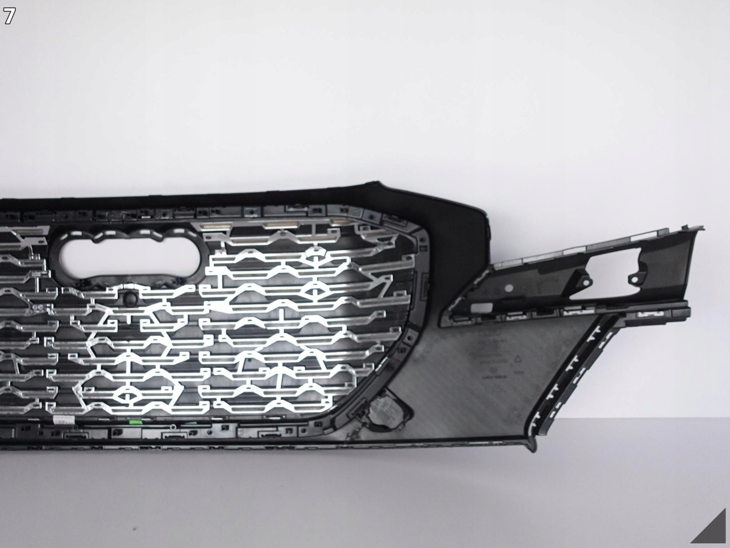 AUDI Q4 E-TRON 89A 21- frame grill grille front
