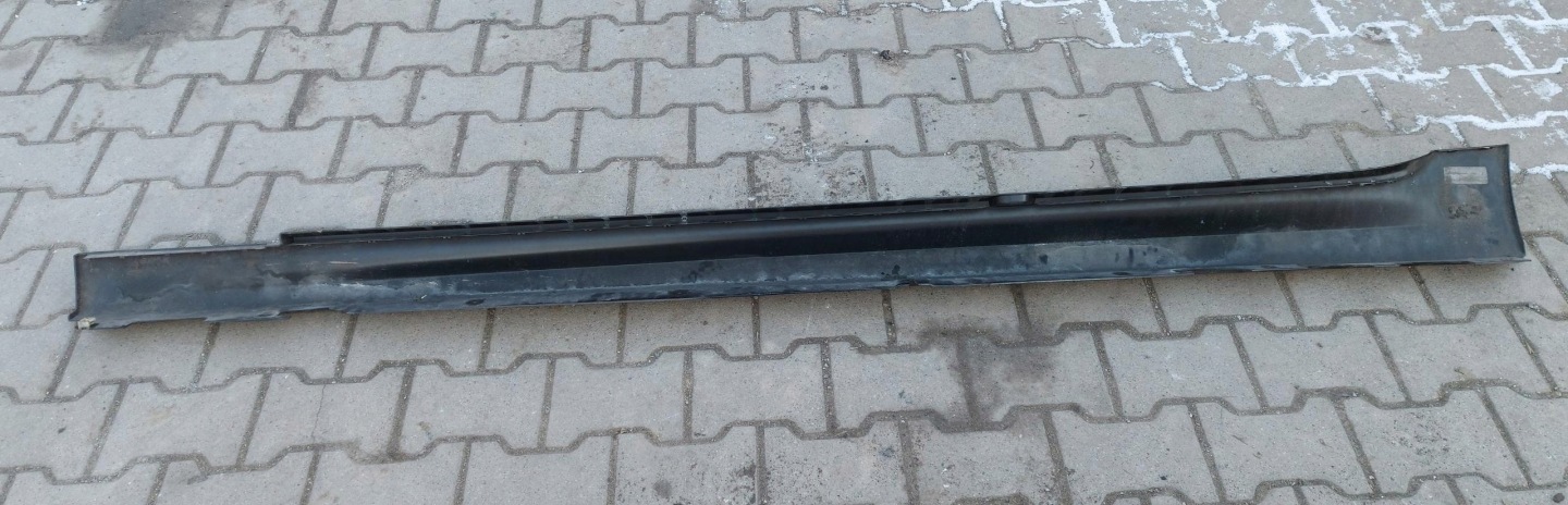 BMW G30 530E moulding threshold right 8069048