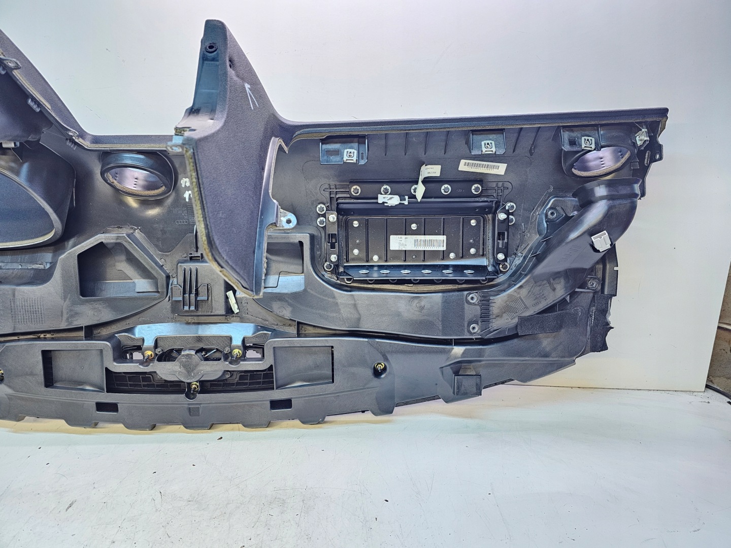 dashboard cockpit console AUDI A3 8P 8P1857041A SOUL original