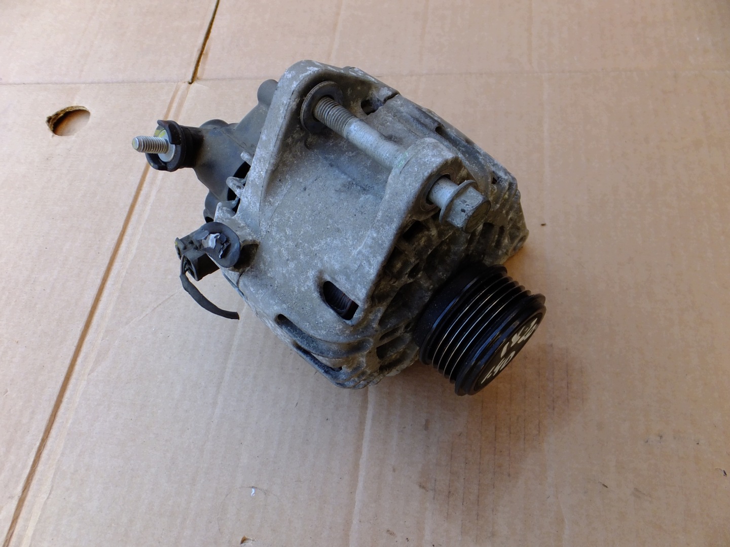 alternator hyundai ix20 1,4 crdi 2014r 37300-2A651