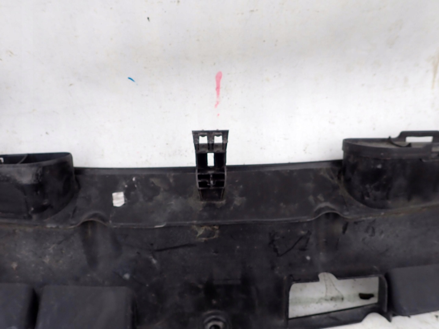 MERCEDES C-KLASA W204 cover cap supports front