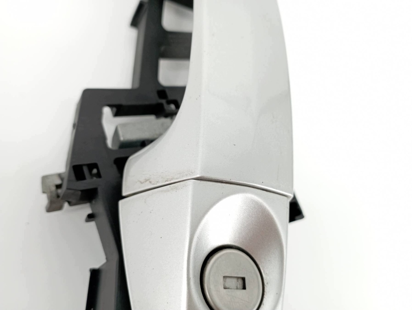 handle exterior left front 76 Ford Fiesta Mk7 (2008-2016)