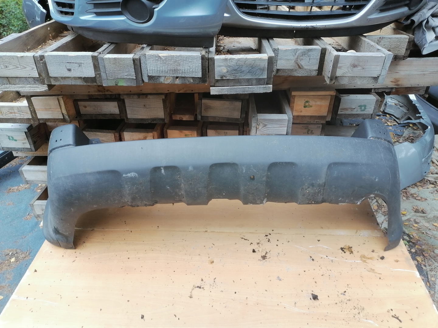 bumper rear part Mazda Ford Escape 00-05 E116-50221