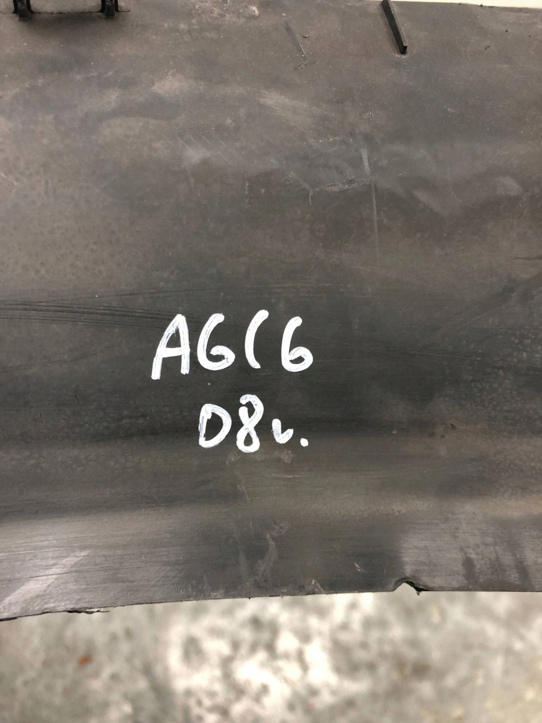 kryt stěny předního AUDI A6 C6 4F0807081