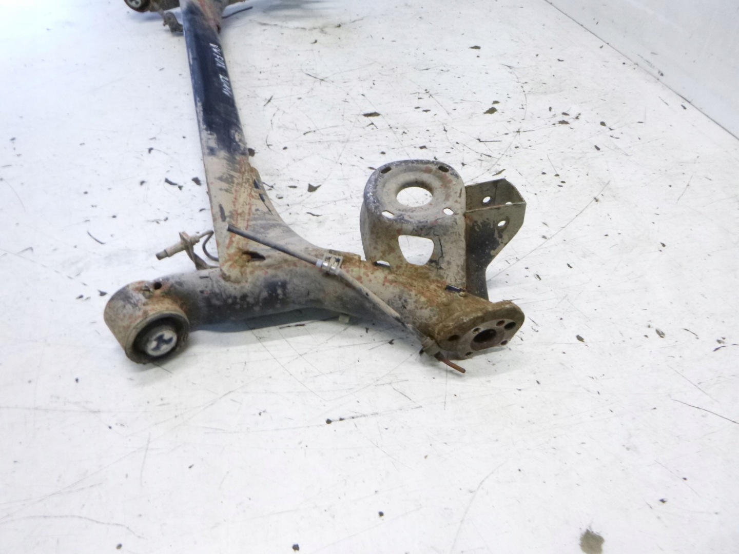 träger hinten VW FOX 1.2 2011r.