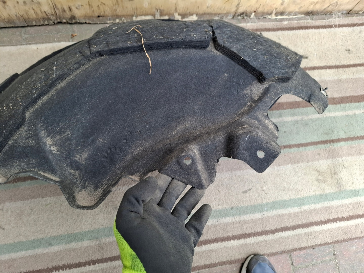 Bentley Bentayga mudguard right rear part 36A810172