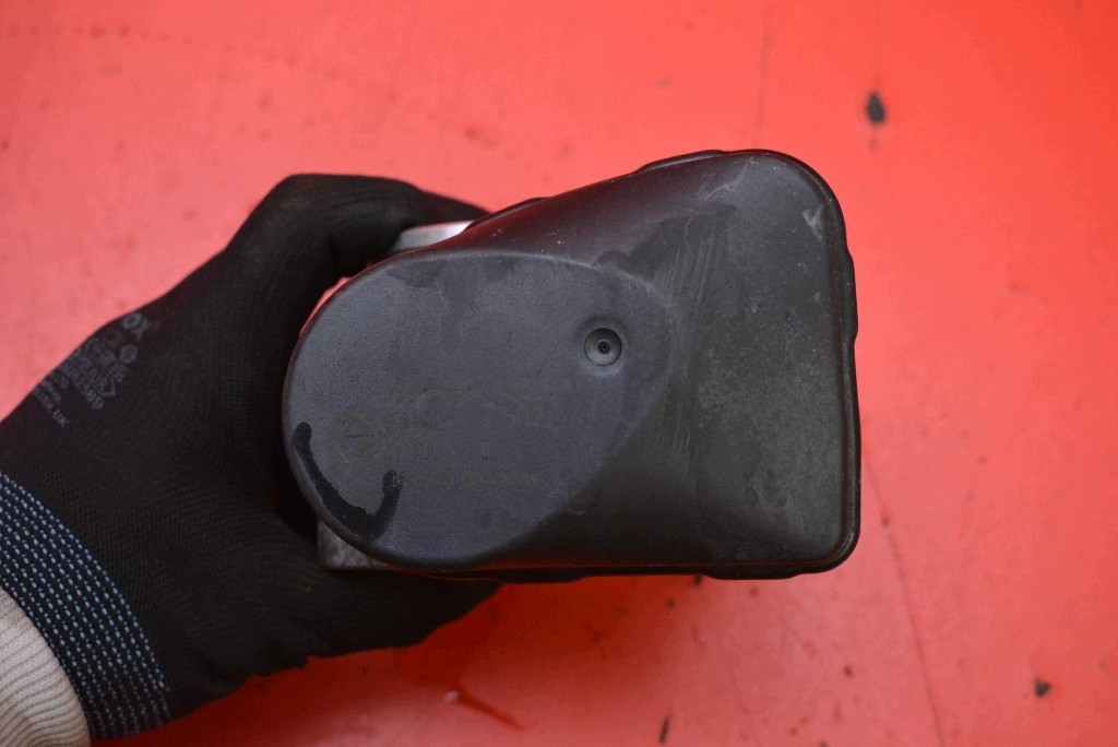 Valvola a farfalla 7502444 BMW E39 2.2i 170 KM LIFT 00-04