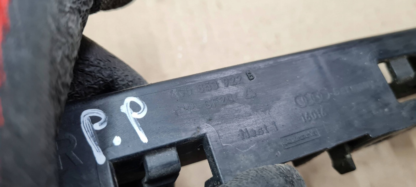 S6 C7 4G A6 LIFT support holder mouldings PROGOWEJ right 4G0853922B