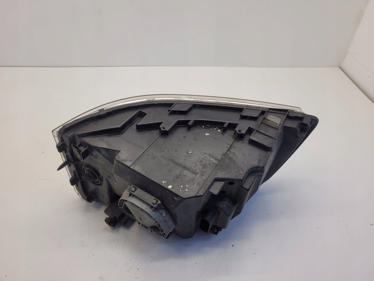 VW T5 T-5 light right front front 7H1941016N H4