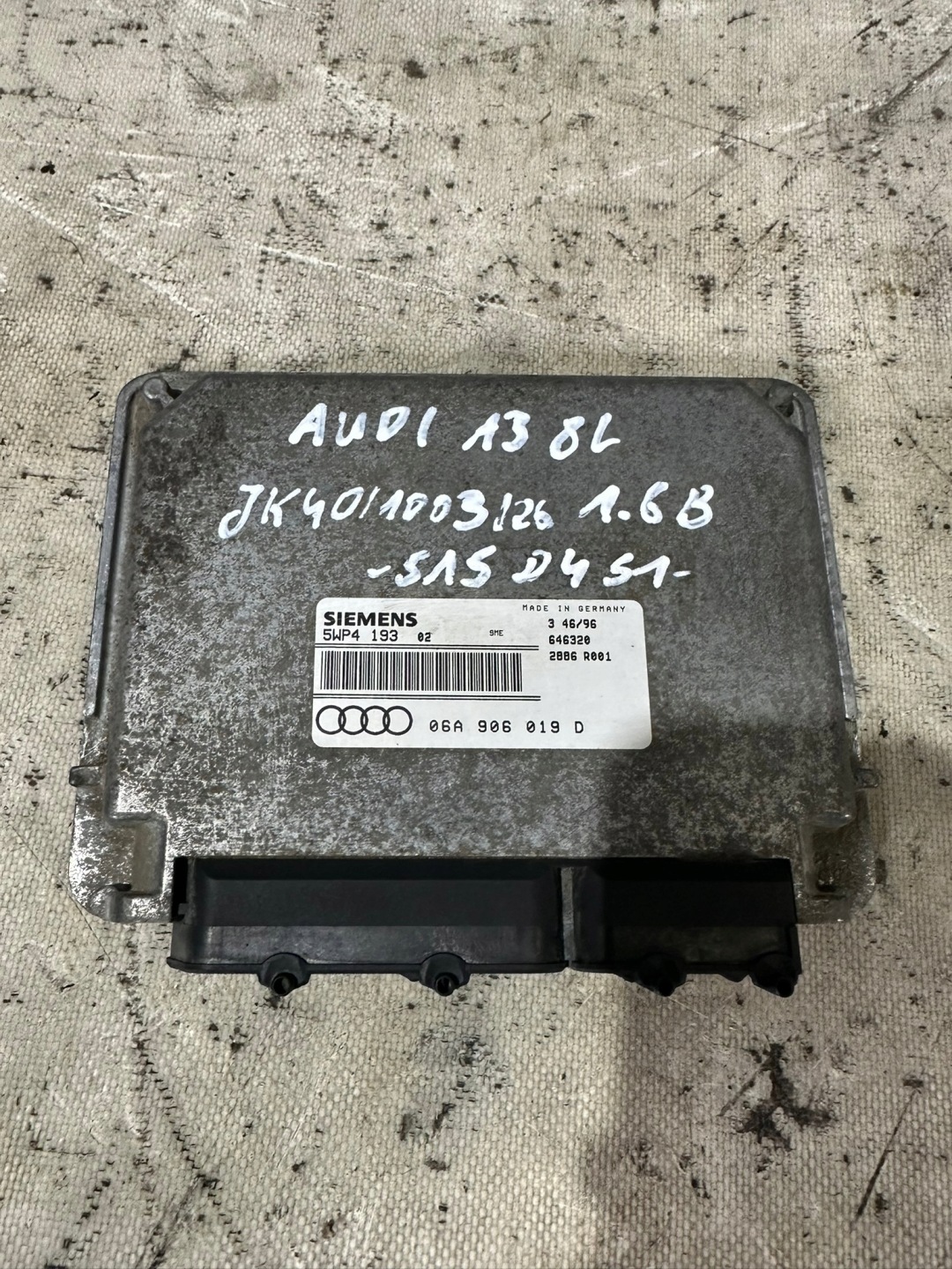 control unit of the engine AUDI A3 8L 1.6B 5WP419302 06A906019D