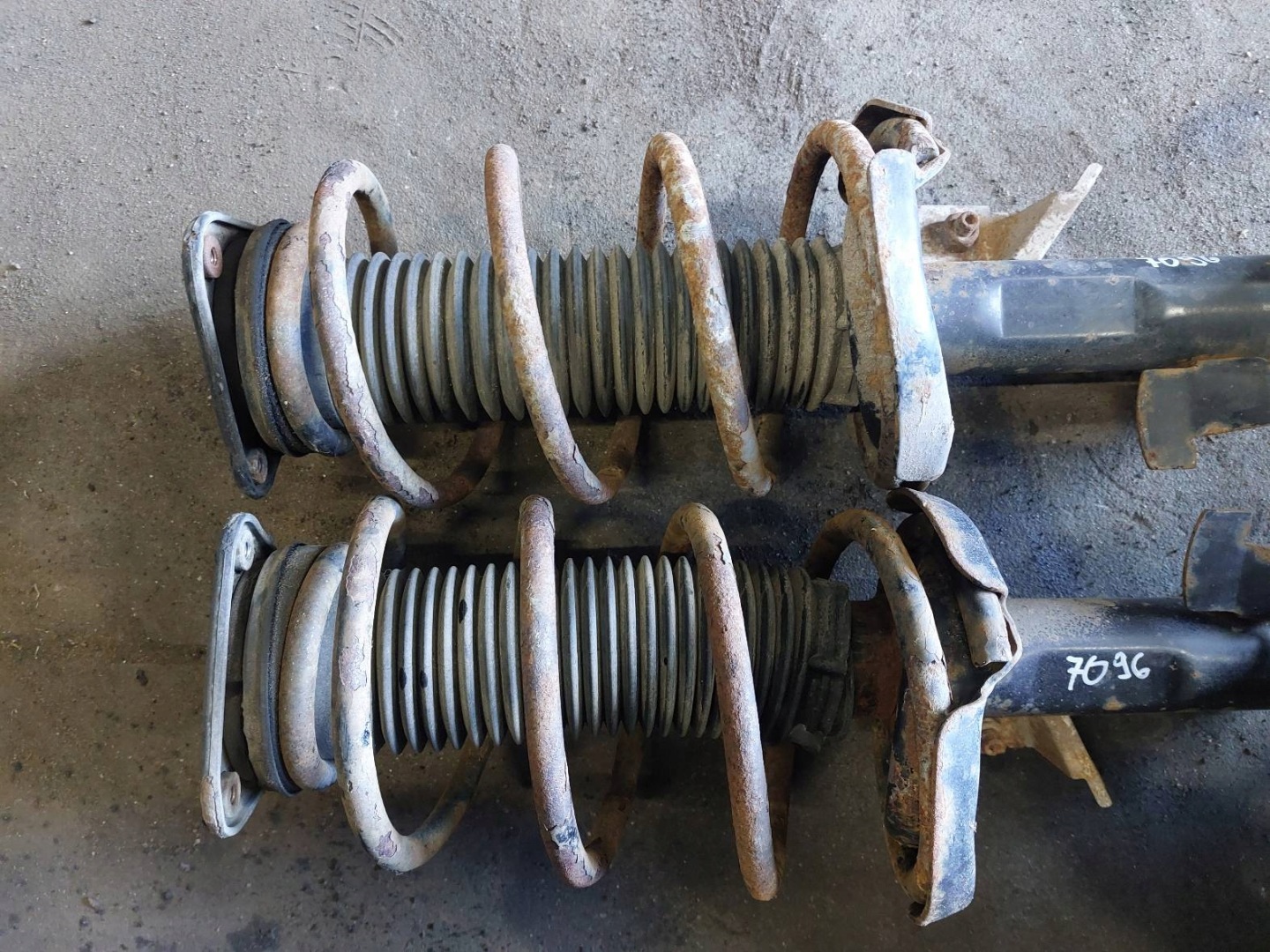 shock absorber spring swing left right front VOLVO S40 II 1.8 16V