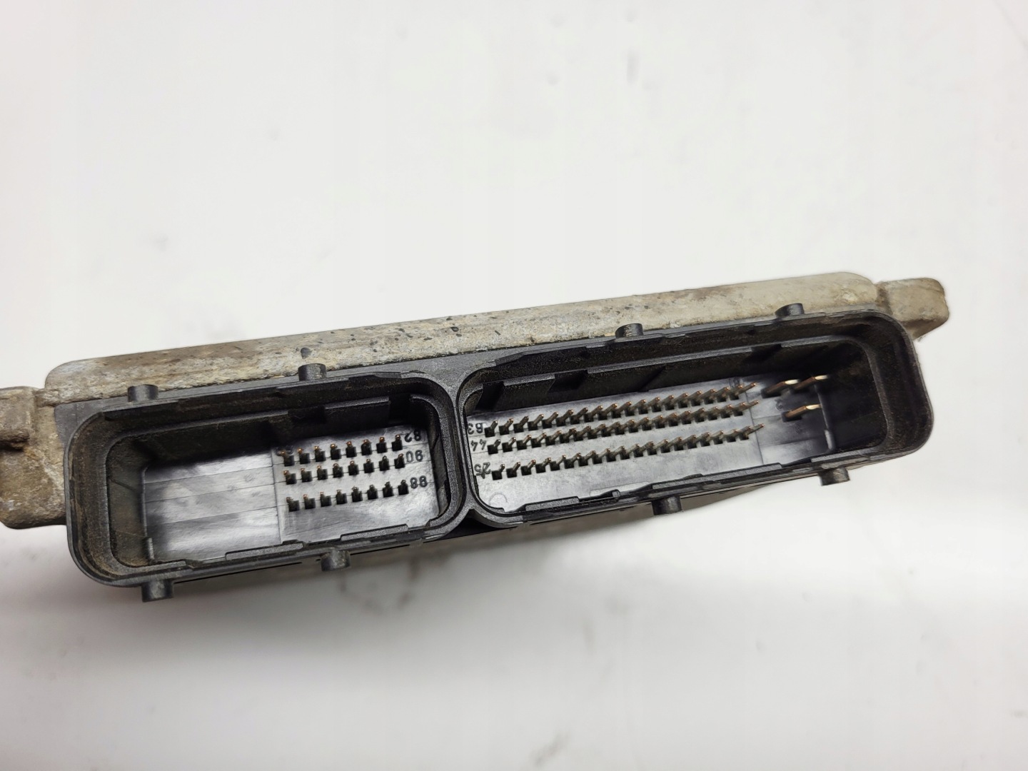 computer control unit of the engine OPEL ASTRA G II 1.7 DTI 90589736 0281001670 LS