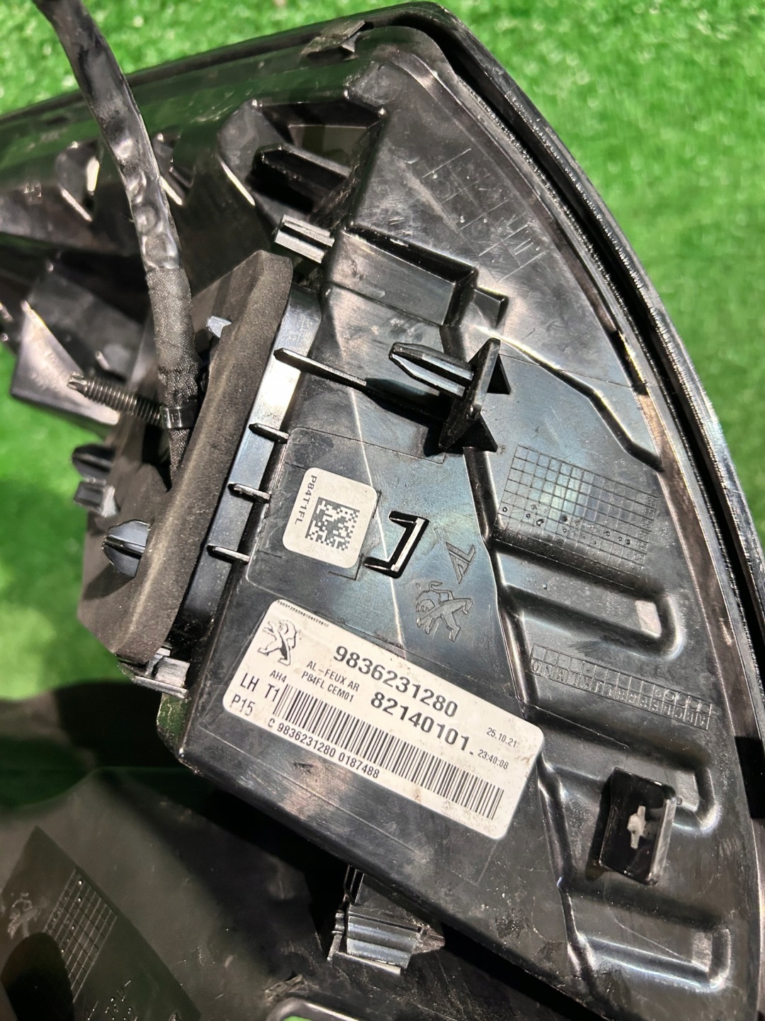 light rear left PEUGEOT 3008 II LIFT