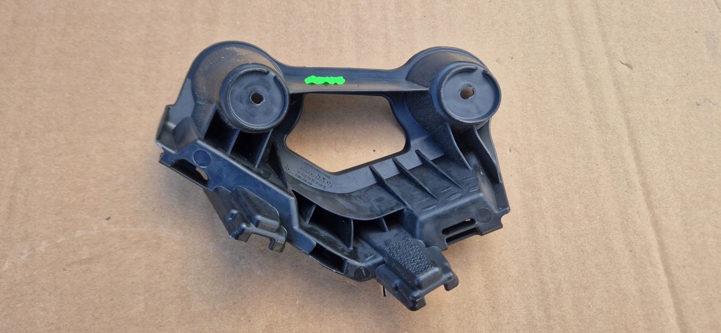 bumper bracket rear part right SKODA SCALA 657807394A original