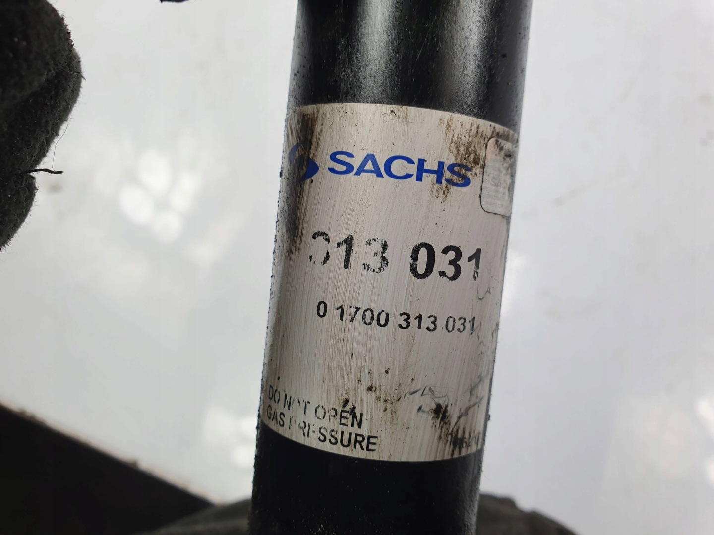 shock absorber left rear part VOLKSWAGEN TRANSPORTER T5