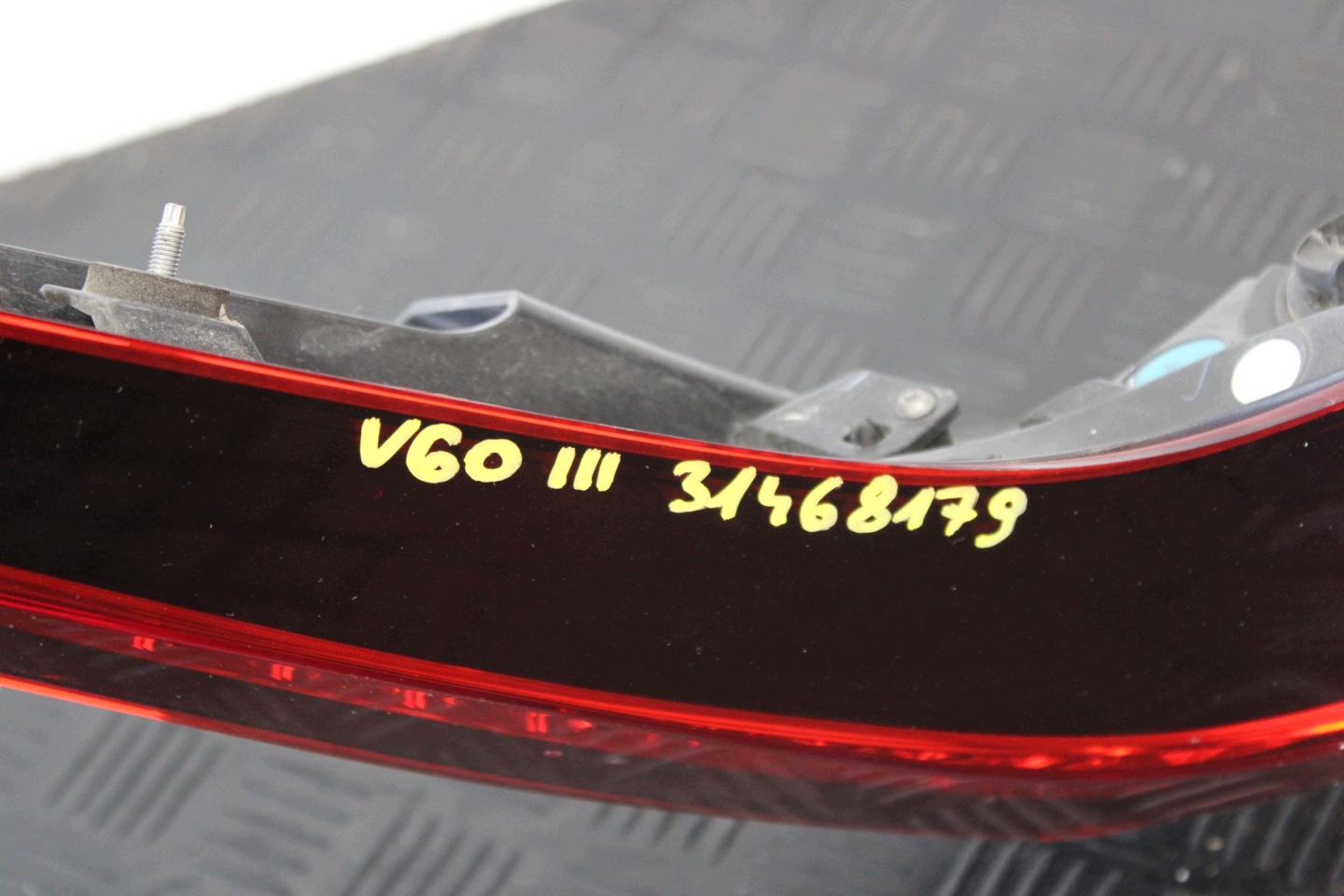 light right rear part 31468179 VOLVO S60 V60 III 3 2.0 D KOMBI
