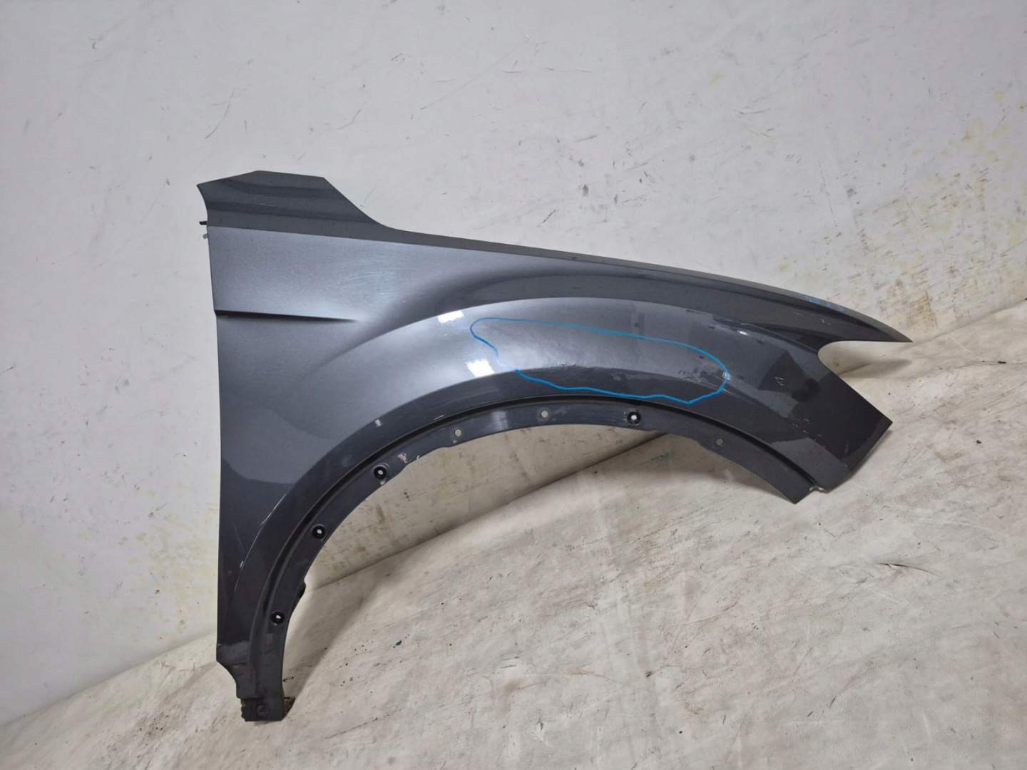 VW T-ROC and 1 17-25 fender front front right
