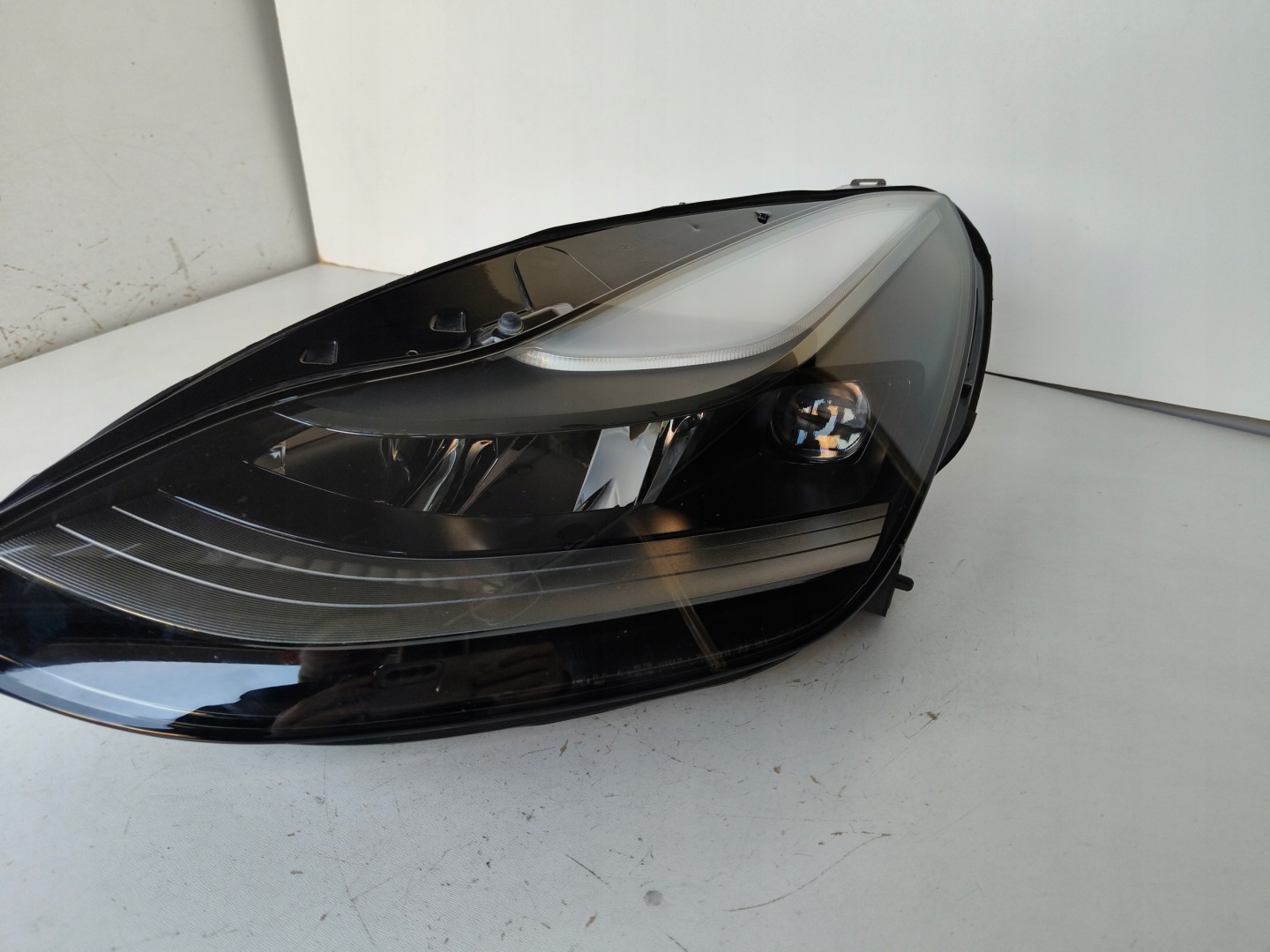 light right REFLEKTOR TESLA MODEL 3 Y 20- LIFT FULL LED
