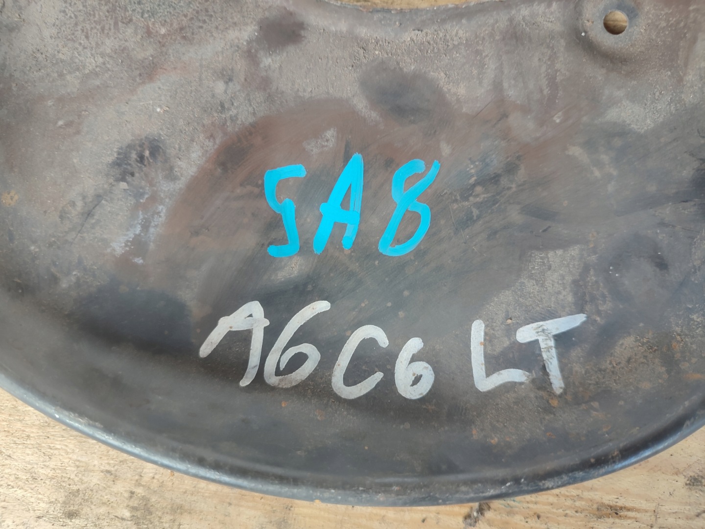 fedél TARCZY HAMULCOWEJ bal far AUDI A6 C6