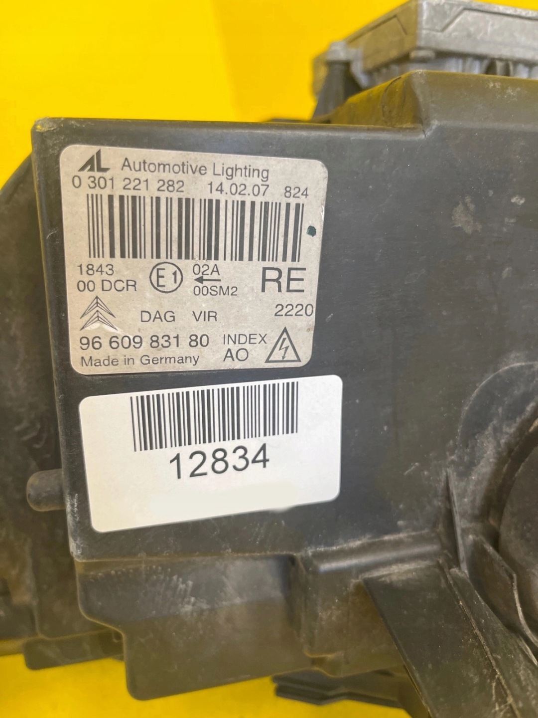 light right CITROEN C6 and 9660983180 Xenon