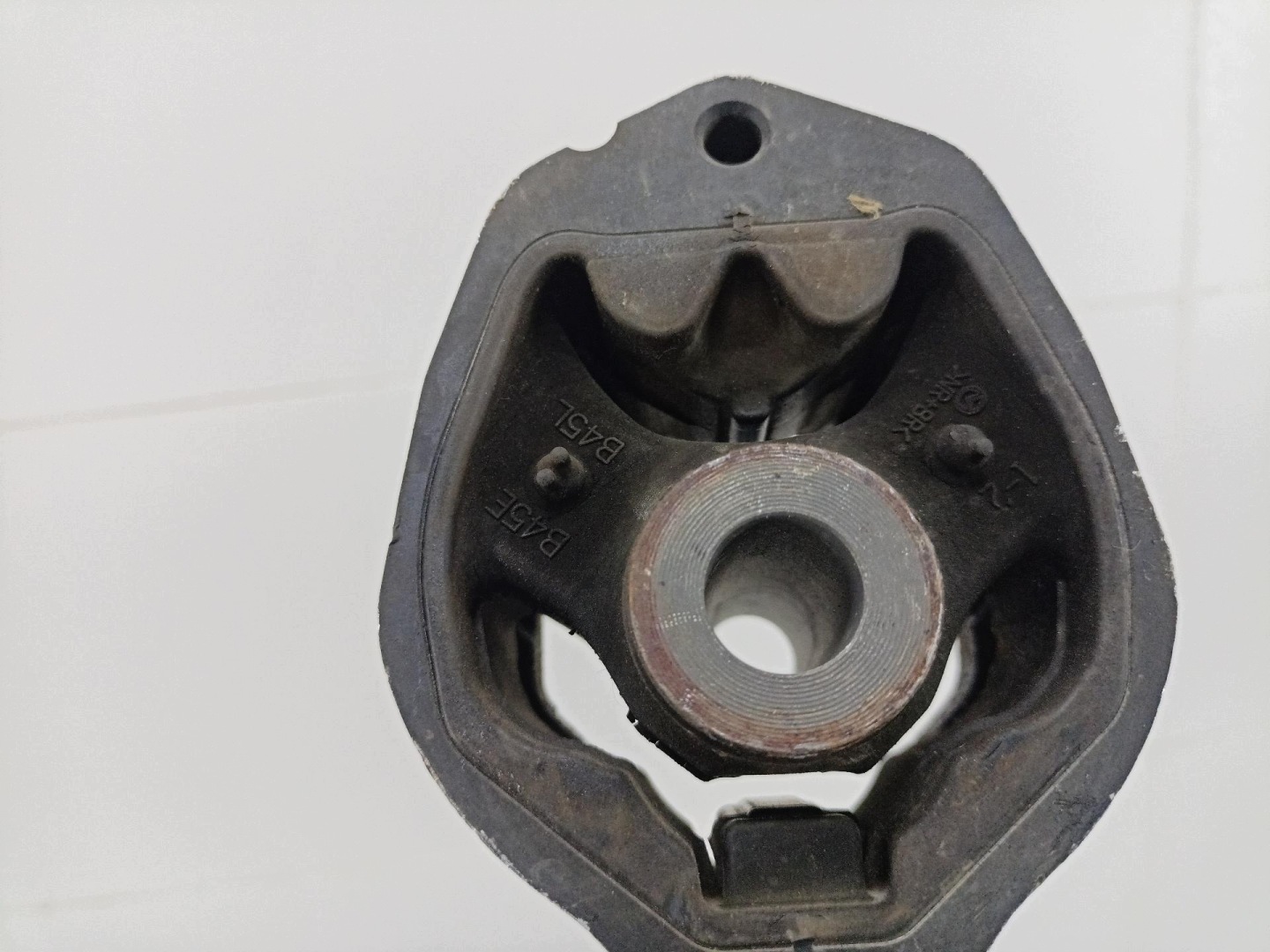 motortartó Mazda 3 3 2014