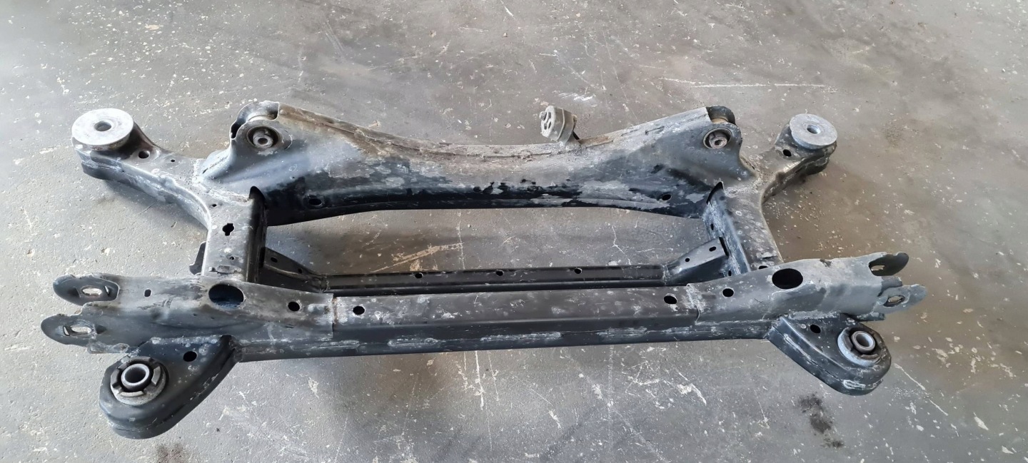 Chrysler Pacifica 2022 sider axle beam subframe springing rear part OSKA 3.6 V6 22R