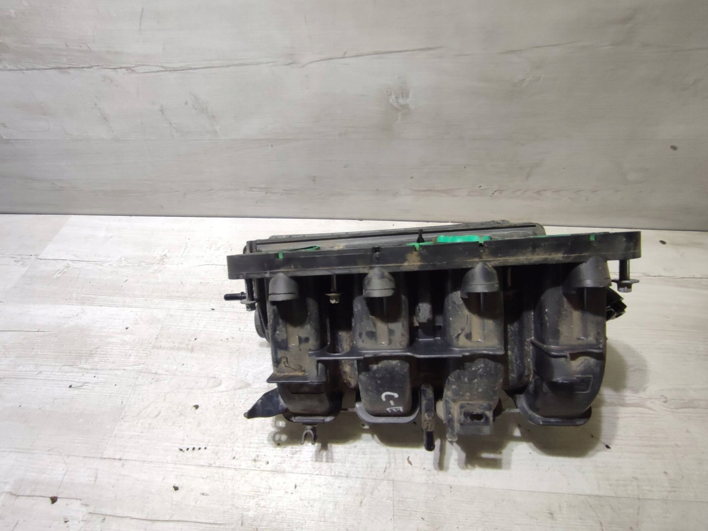 Opel Corsa E 2018 intake manifold