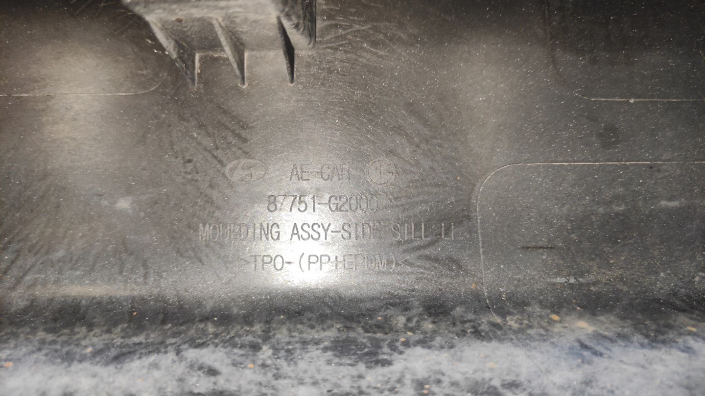 HYUNDAI IONIQ moulding threshold left T8S 17-22
