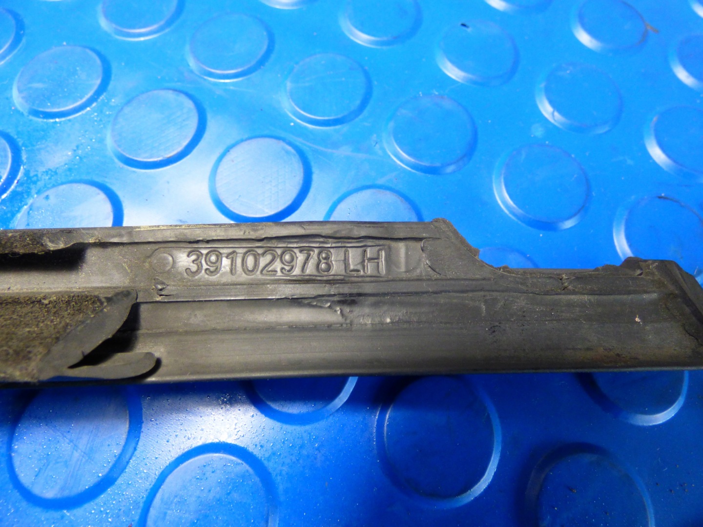moulding dust parapetowa left front ASTRA K V