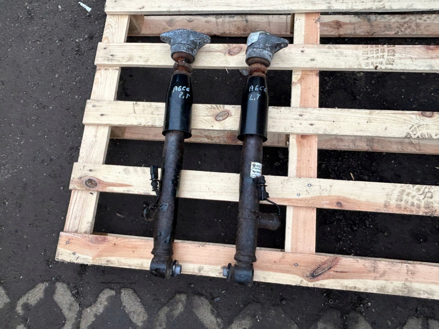 AUDI A6 C6 Stoßdämpfer heck PNEUMATYCZNY 4F0616031F
