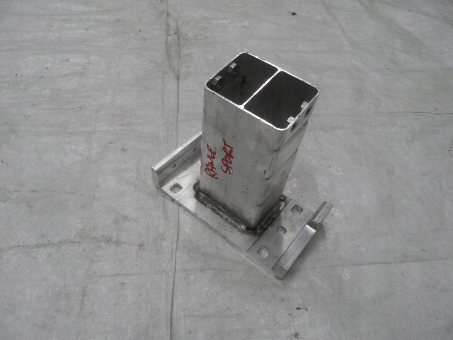 Embout longeron avant Droit LAND RANGE ROVER SPORT L494