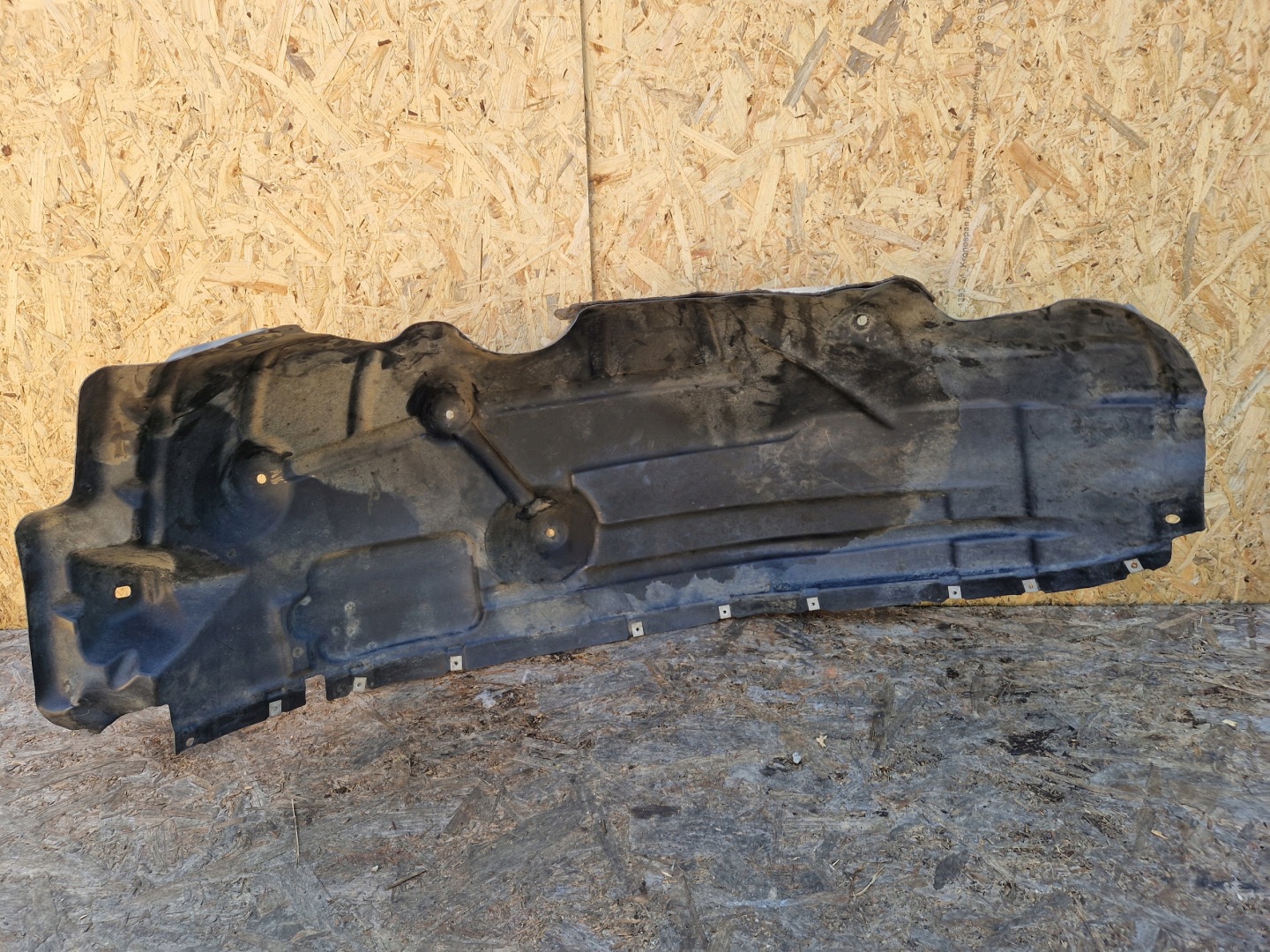 mudguard right front right front DODGE RAM 1500 68375896AD