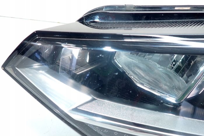 VW TOURAN 15- reflektor left light left