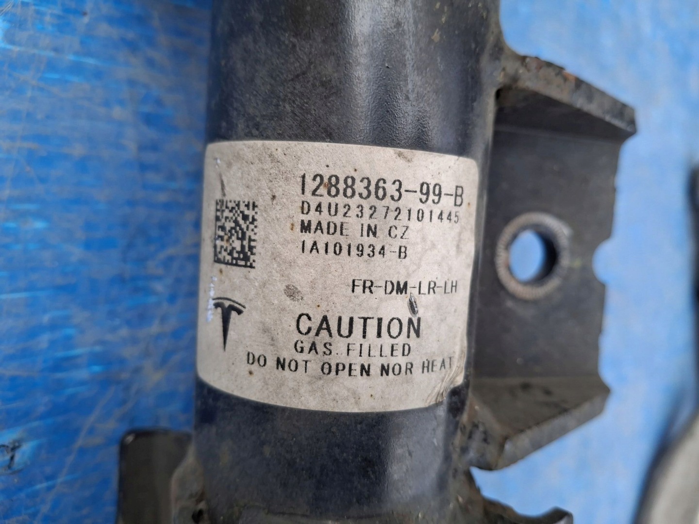 shock absorber left front TESLA MODEL Y 2020R->