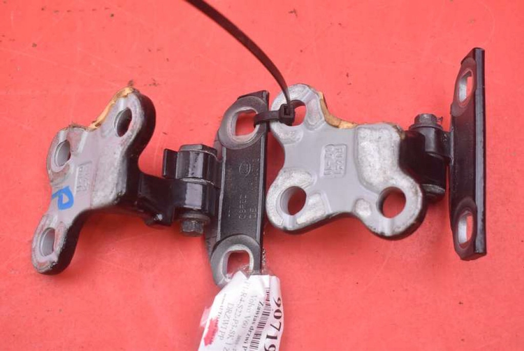 hinge hinges door right front A046572 VOLVO V60 1 and 10-13