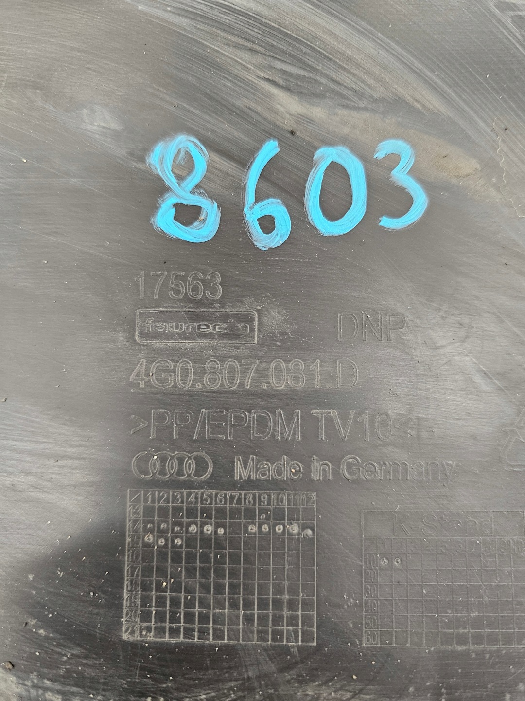 original kryt stěny předního AUDI A6 C7 LIFT 4G0807081D