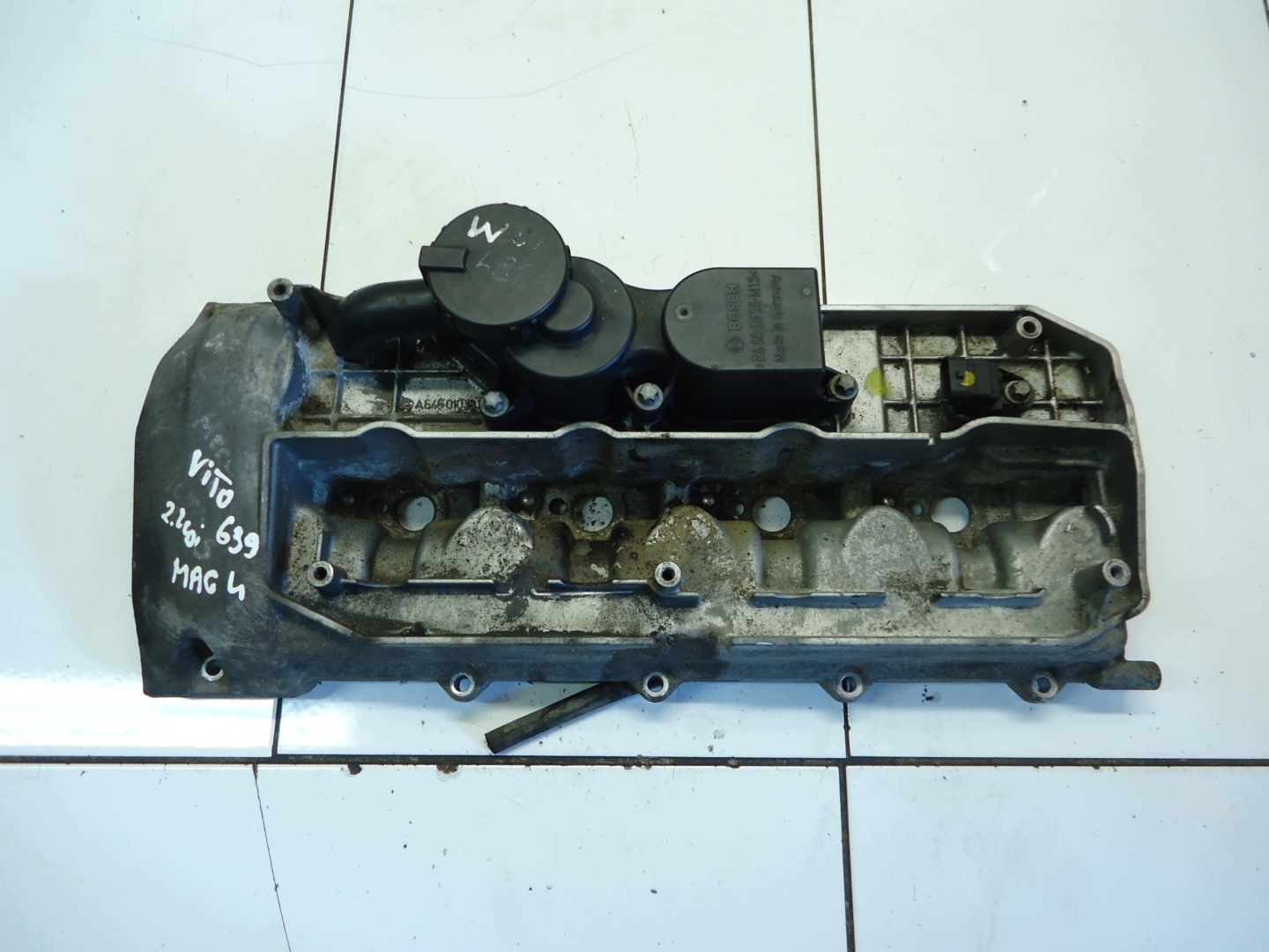 MERCEDES VITO W639 2.2CDI Abdeckung der Ventile A6460101830