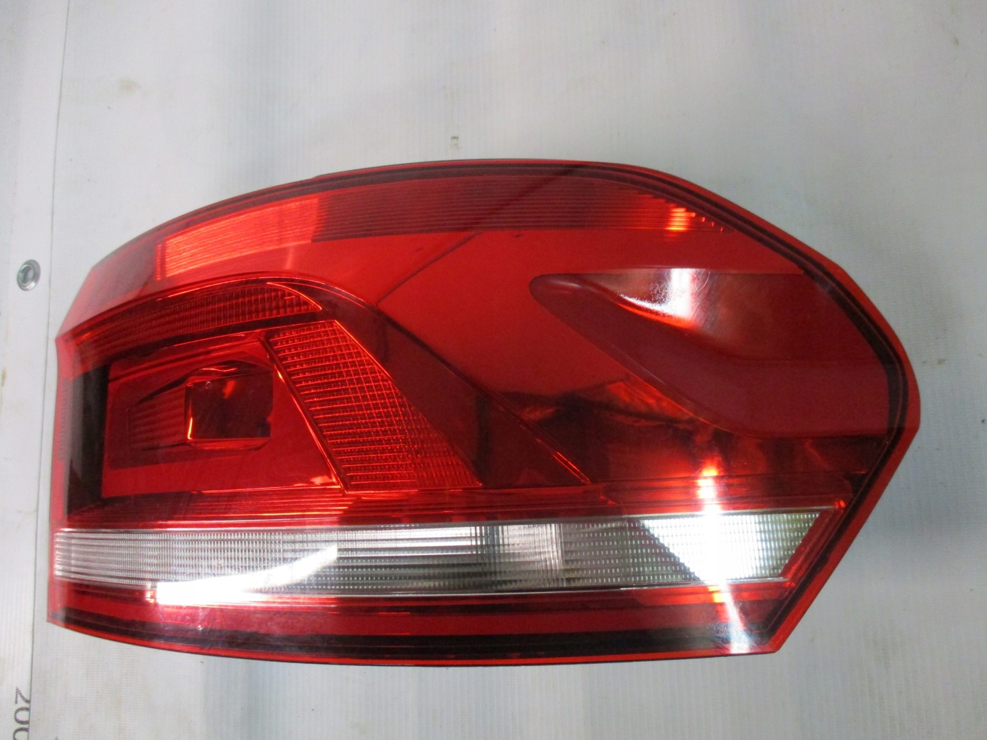 light right rear part VW Touran 5TA 945096A