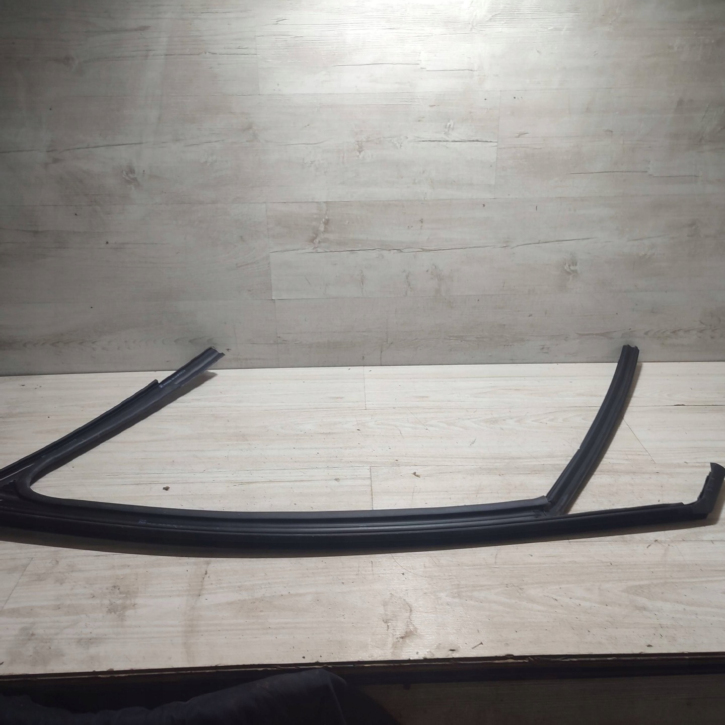 gasket windows door przednich front side right Dacia Jogger