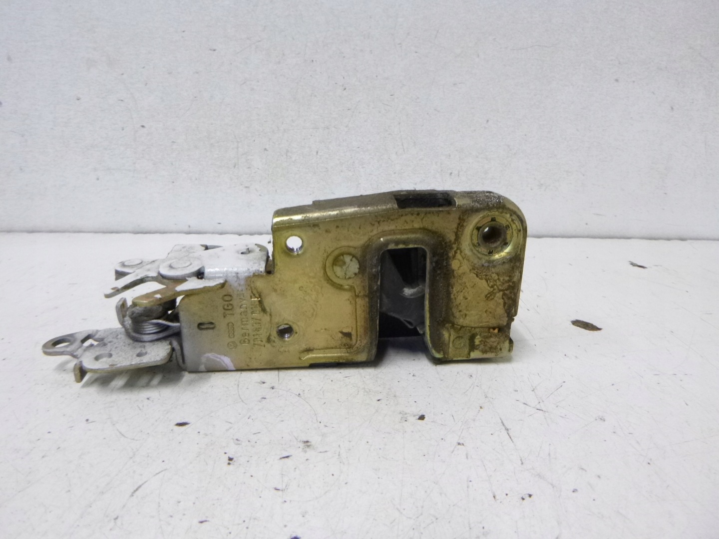 lock door front right Volkswagen T4 701837016E