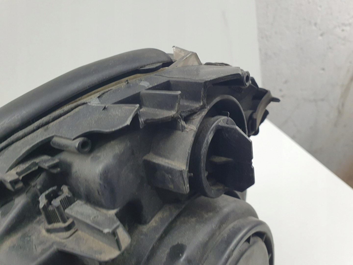 Mercedes E klasa 211 W211 02-06 light right front front Xenon non-setting